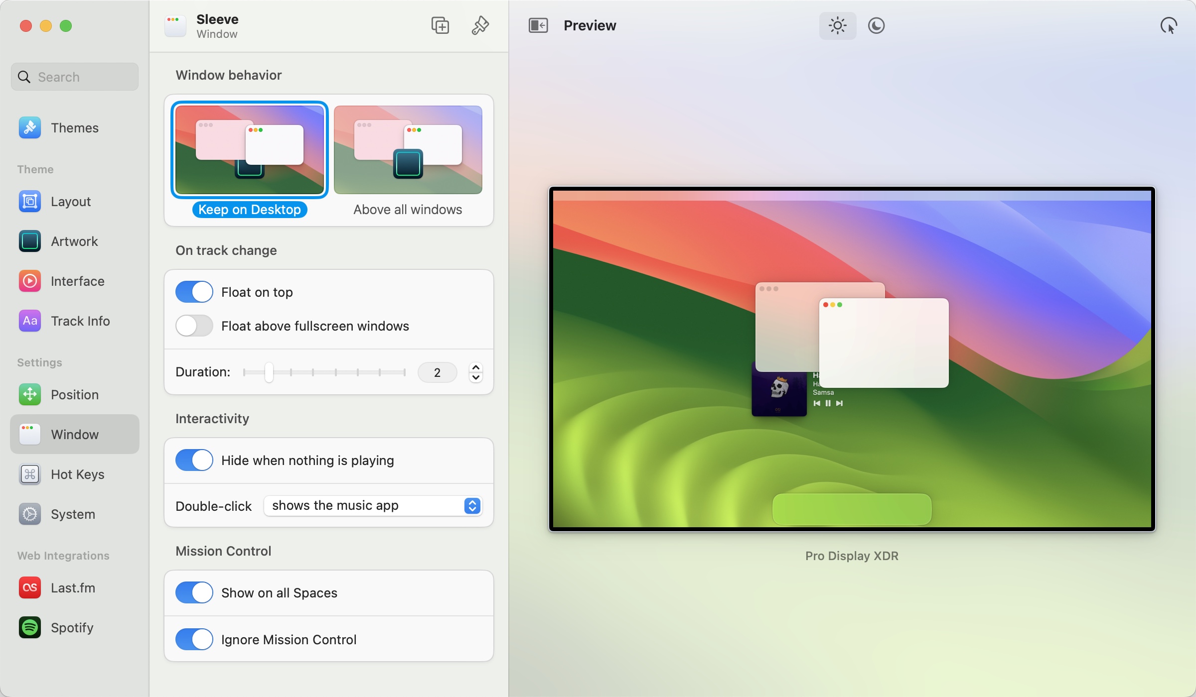 Screenshot of a settings page showing window behavior options for a display. The interface includes customization settings like themes, layout, appearance, track info, and position.